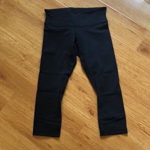 Lululemon Wunder Under - size 8 - cropped black